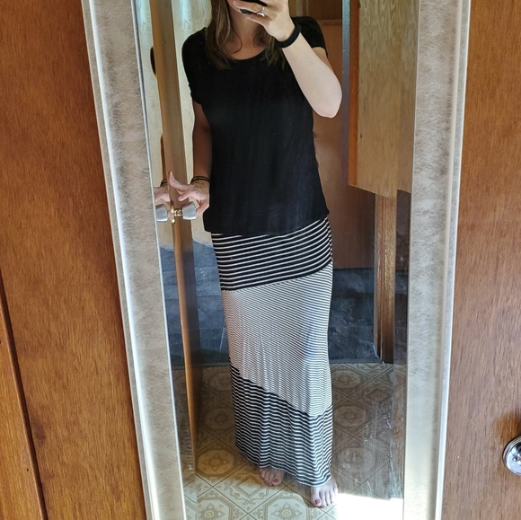 Tribal Abstract Print Maxi Skirt, Medium - Picture 2 of 4